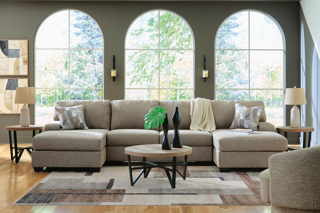 Newellen Sectional with Chaise - Furniture 2 Go- FL