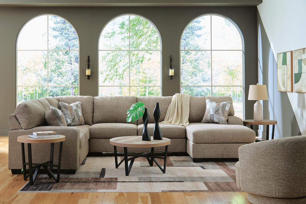Newellen Sectional with Chaise - Furniture 2 Go- FL