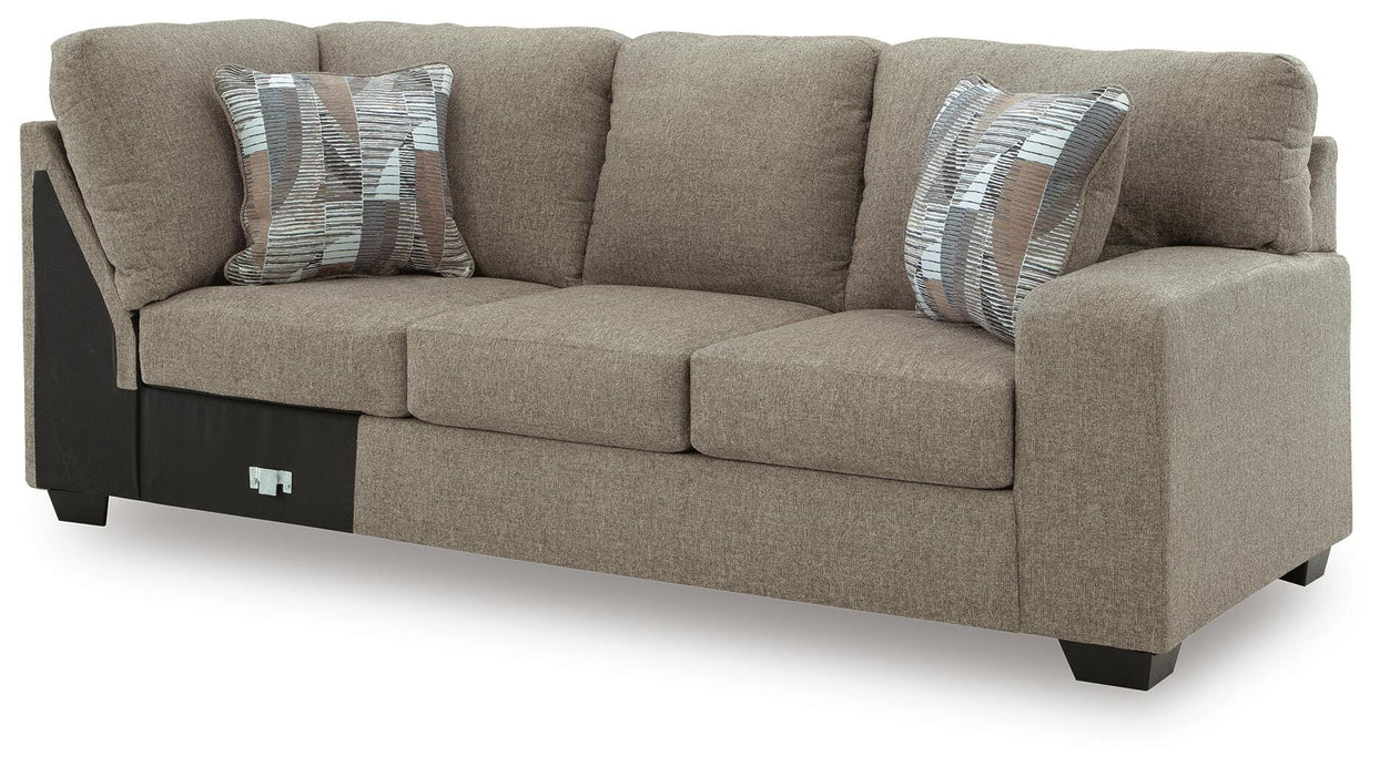 Newellen Sectional with Chaise - Furniture 2 Go- FL