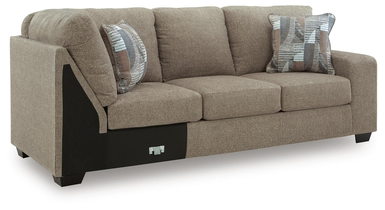 Newellen Sectional with Chaise - Furniture 2 Go- FL