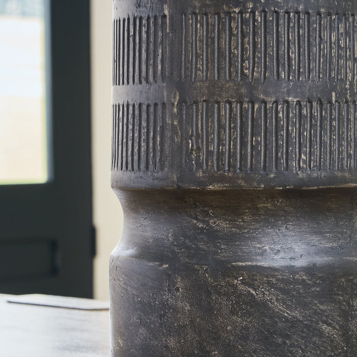 Beninworth Vase - Furniture 2 Go- FL