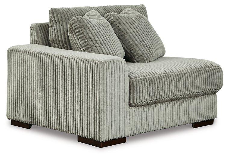 Lindyn Sectional with Chaise - Furniture 2 Go- FL
