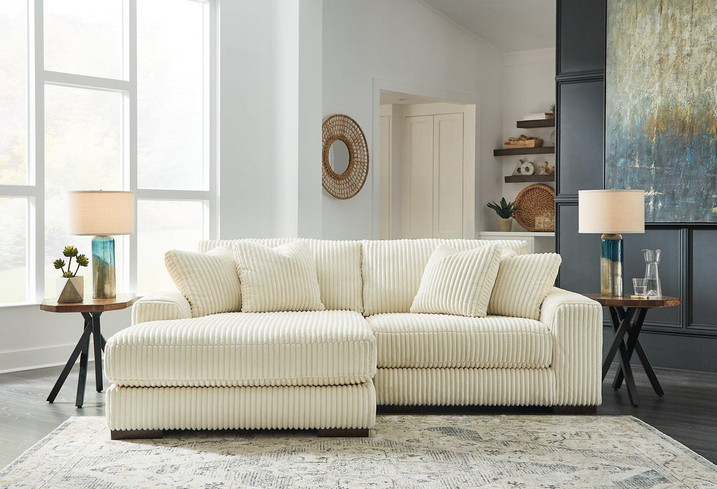Lindyn Sectional with Chaise - Furniture 2 Go- FL