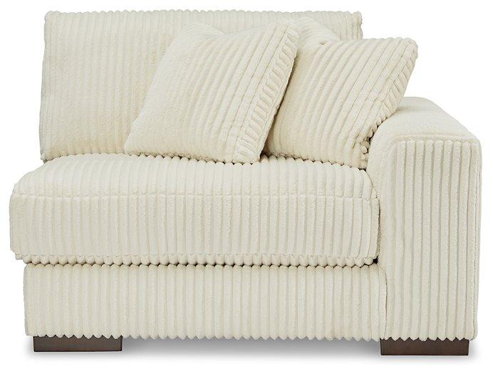 Lindyn Sectional Sofa - Furniture 2 Go- FL
