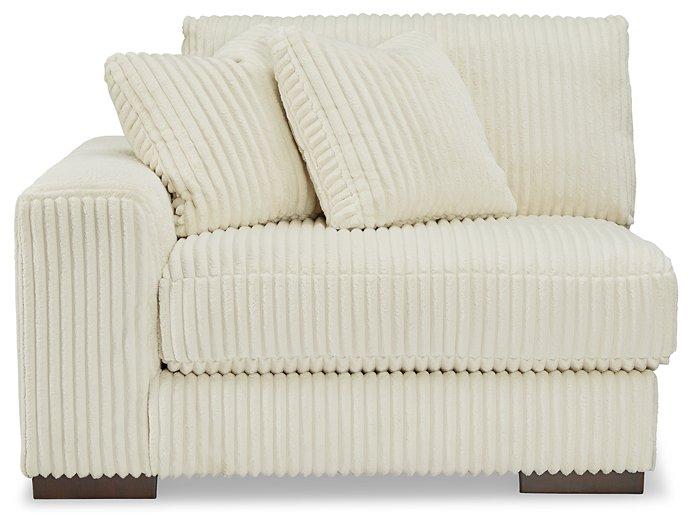 Lindyn Sectional Sofa - Furniture 2 Go- FL