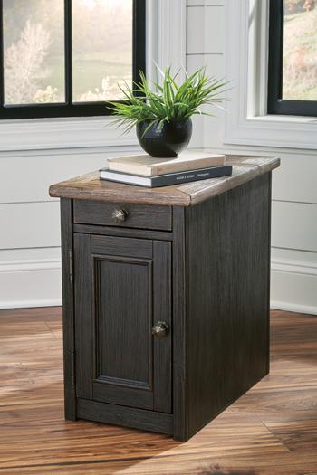 Tyler Creek End Table Set - Furniture 2 Go- FL