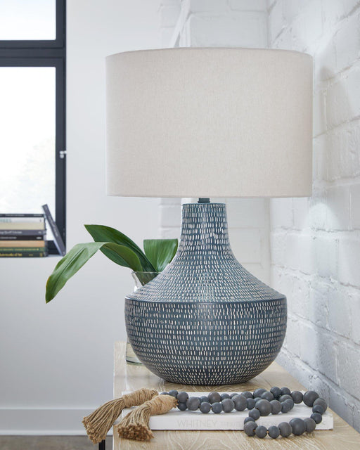 Schylarmont Lamp Set - Furniture 2 Go- FL