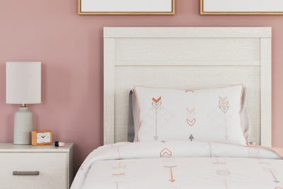 Stelsie Bed - Furniture 2 Go- FL