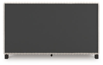 Zuraleus Bed - Furniture 2 Go- FL