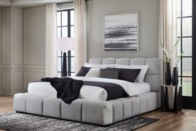 Grendusk Upholstered Bed - Furniture 2 Go- FL