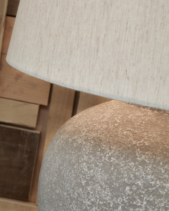 Dreward Table Lamp - Furniture 2 Go- FL
