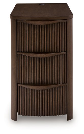 Camdill Chairside End Table - Furniture 2 Go- FL