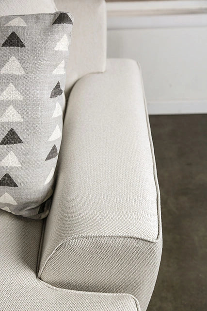 Hyde Park Loveseat w/ Pillows
